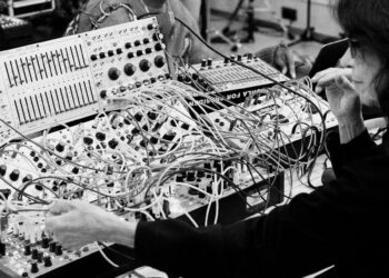 NU Festival 2026 : Actress × Suzanne Ciani —— 「Concrète Waves」が描く、自然と電子の境界線